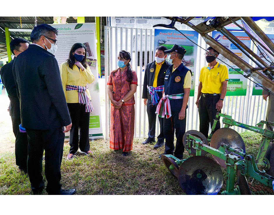 รมช.เกษตรและสหกรณ์ ลงพื้นพี่เยี่ยมชาวไร่มันอินทรีย์ "โครงการอุบลโมเดล"